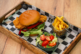 Strzecha burger z kurczakiem